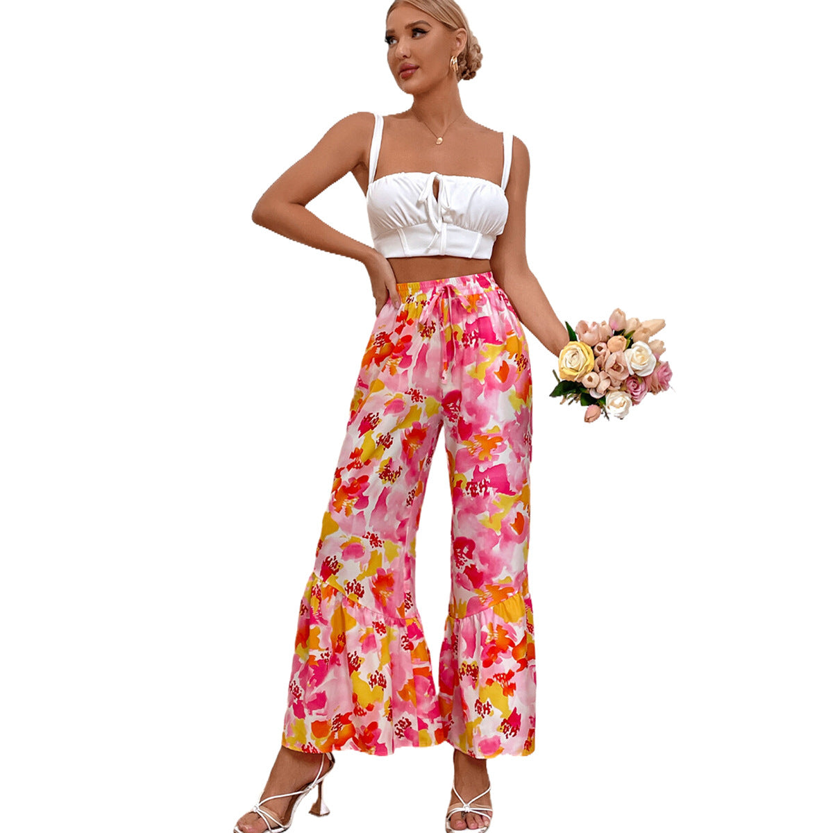 Wide Palazzo pants for ladies with a cheerful floral pattern Chic und Style