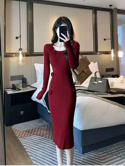 Robe maxi en tricot pour femmes avec des boutons décoratifs et une silhouette cintrée Chic und Stil