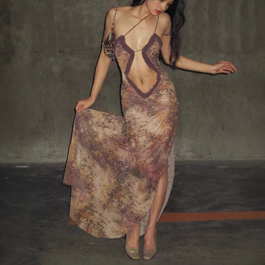 Robe en dentelle séduisante pour dames avec décolleté en V profond et détails volantés Chic und Stil