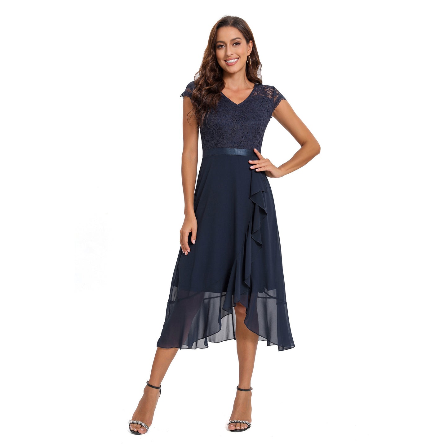 Robe élégante avec superposition en dentelle pour dames Chic und Stil
