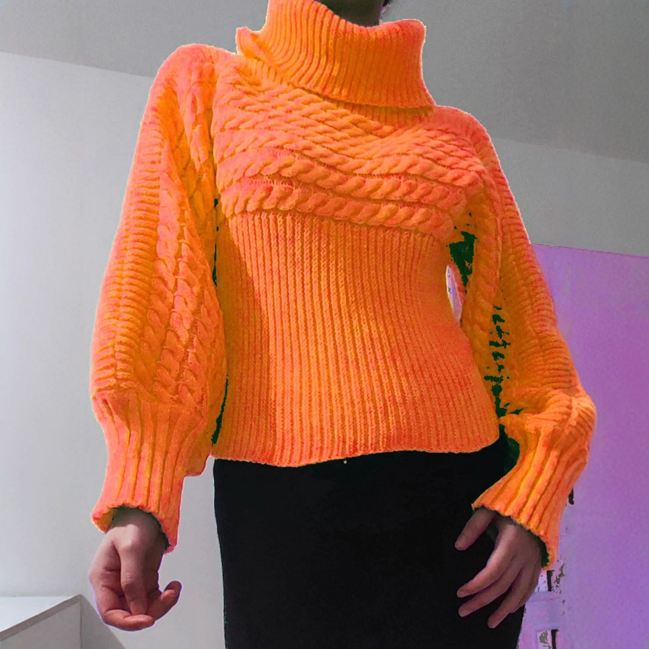 Pull en tricot pour femmes avec col montant et design structuré Chic und Stil