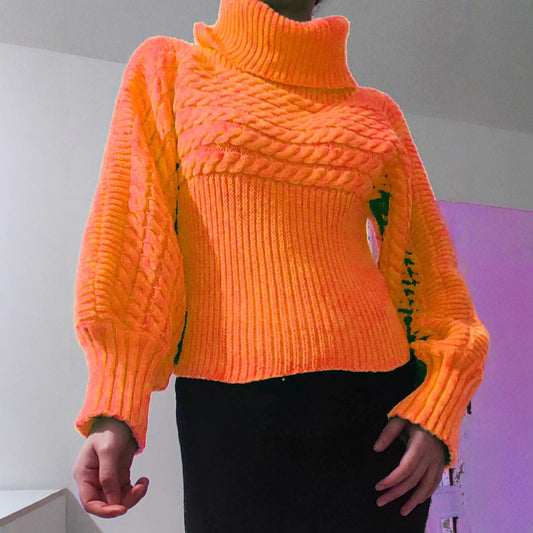 Pull en tricot pour femmes avec col montant et design structuré Chic und Stil