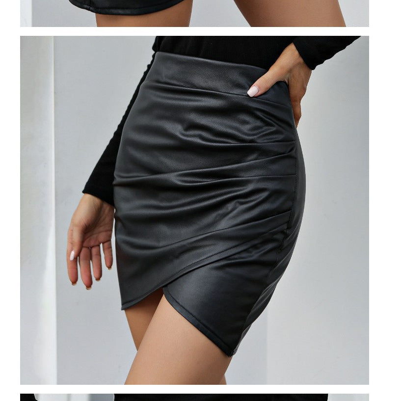 Short à volants en similicuir pour femmes avec coupe asymétrique Chic und Stil