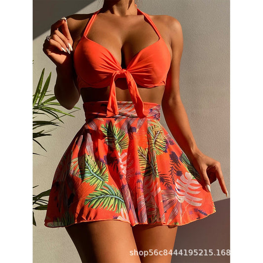 Bikini pour femmes en tissu léger et floral avec jupe Chic und Stil