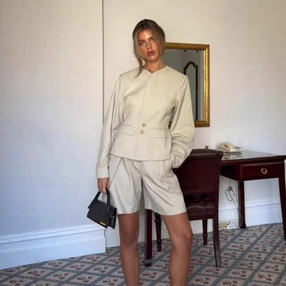 Women elegant blazer-shorts set Chic und Stil