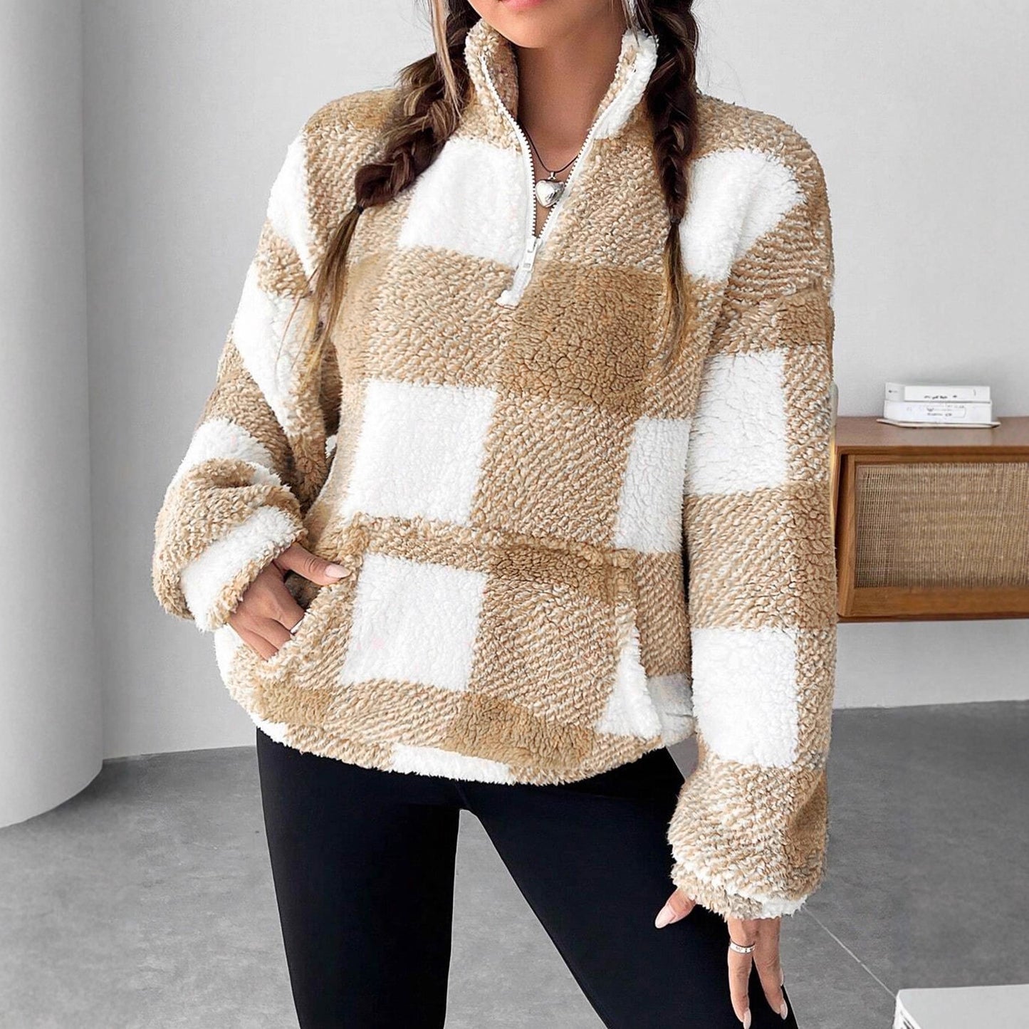 Dames Pull en tartan pelucheux avec demi-fermeture éclair Chic und Stil