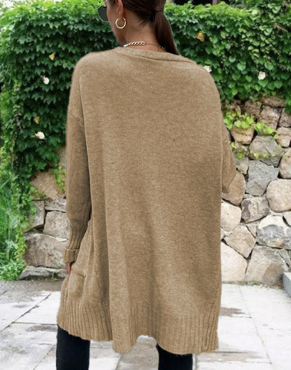 Cardigan en tricot pour femmes avec une coupe décontractée et de grandes poches Chic und Stil