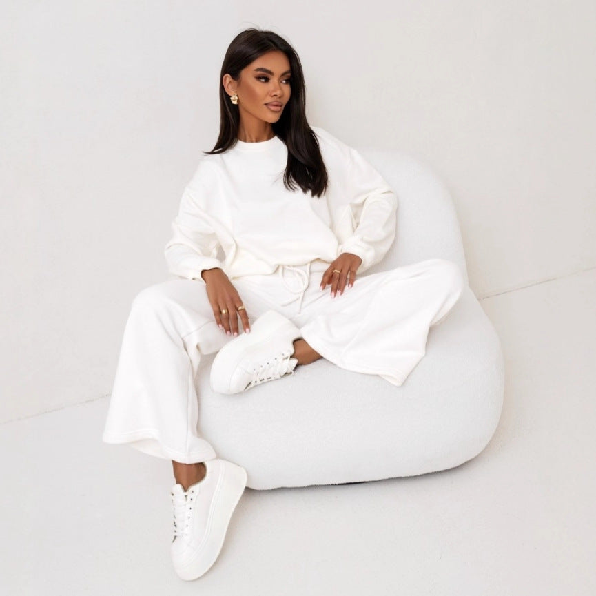 Casual outfit for women with wide pants and oversized sweatshirt Chic und Stil