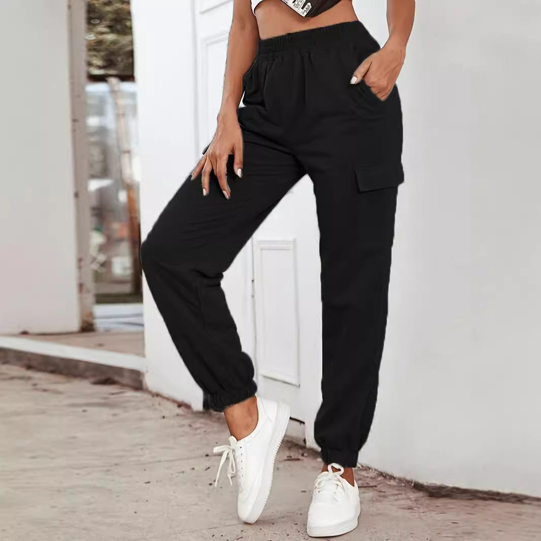 Cargo pants for women with elastic waistband and practical pockets Chic und Stil