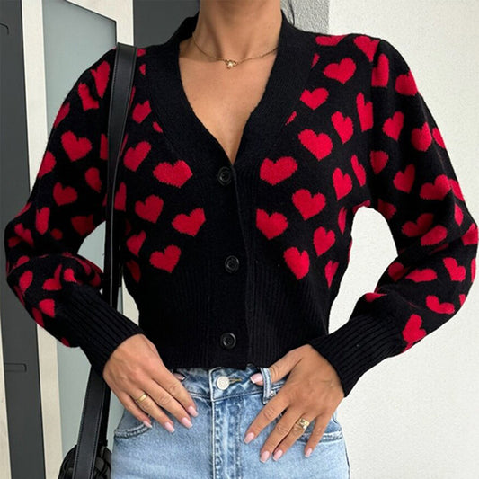 Dame cardigan avec motif en forme de cœur et boutons décoratifs Chic und Stil