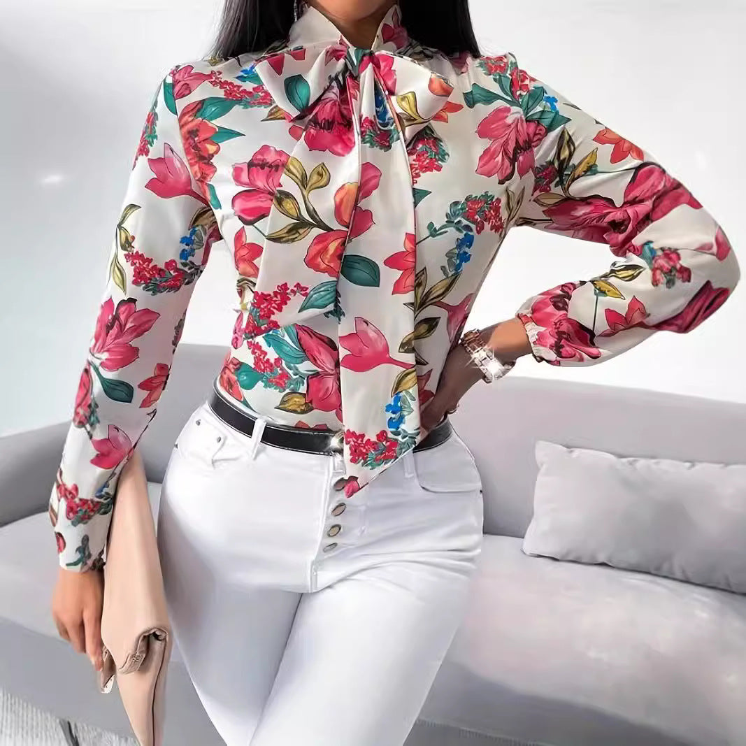 Chemisier dames avec détail de nœud et design floral Chic und Stil