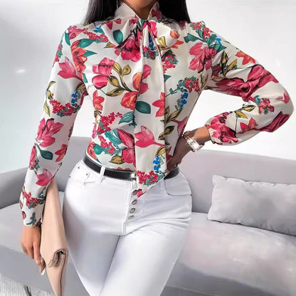Chemisier dames avec détail de nœud et design floral Chic und Stil