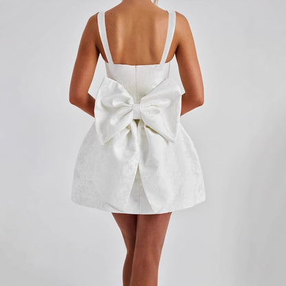 Robe A-ligne pour femmes avec motif jacquard floral et bretelles fines Chic und Stil