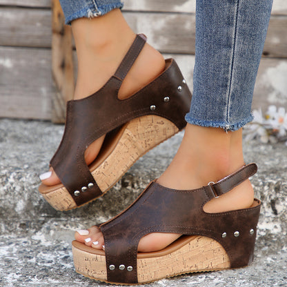 Sandales à talons en liège pour femmes avec découpes à la mode Chic und Stil