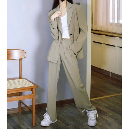 Veste et pantalon minimaliste ajusté pour femmes Chic und Stil