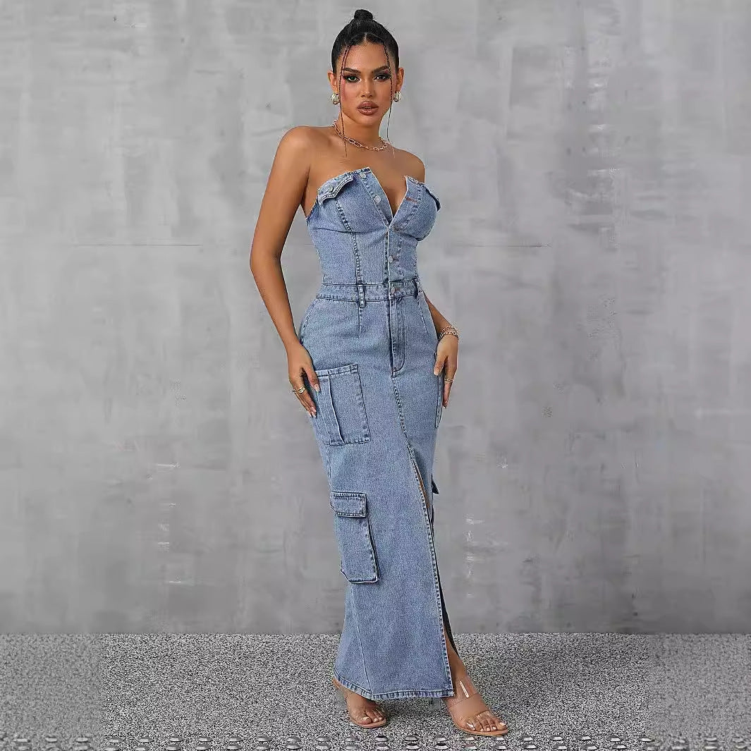 Robe maxi pour dames en look denim avec décolleté en V profond et poches pratiques Chic und Stil
