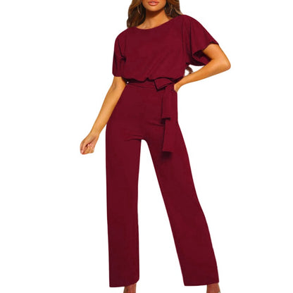 Elegant set for women consisting of a flowing blouse and flared pants Chic und Stil