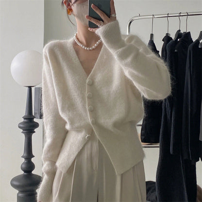 Cardigan femme avec décolleté en V profond et matière fluide douce Chic und Stil