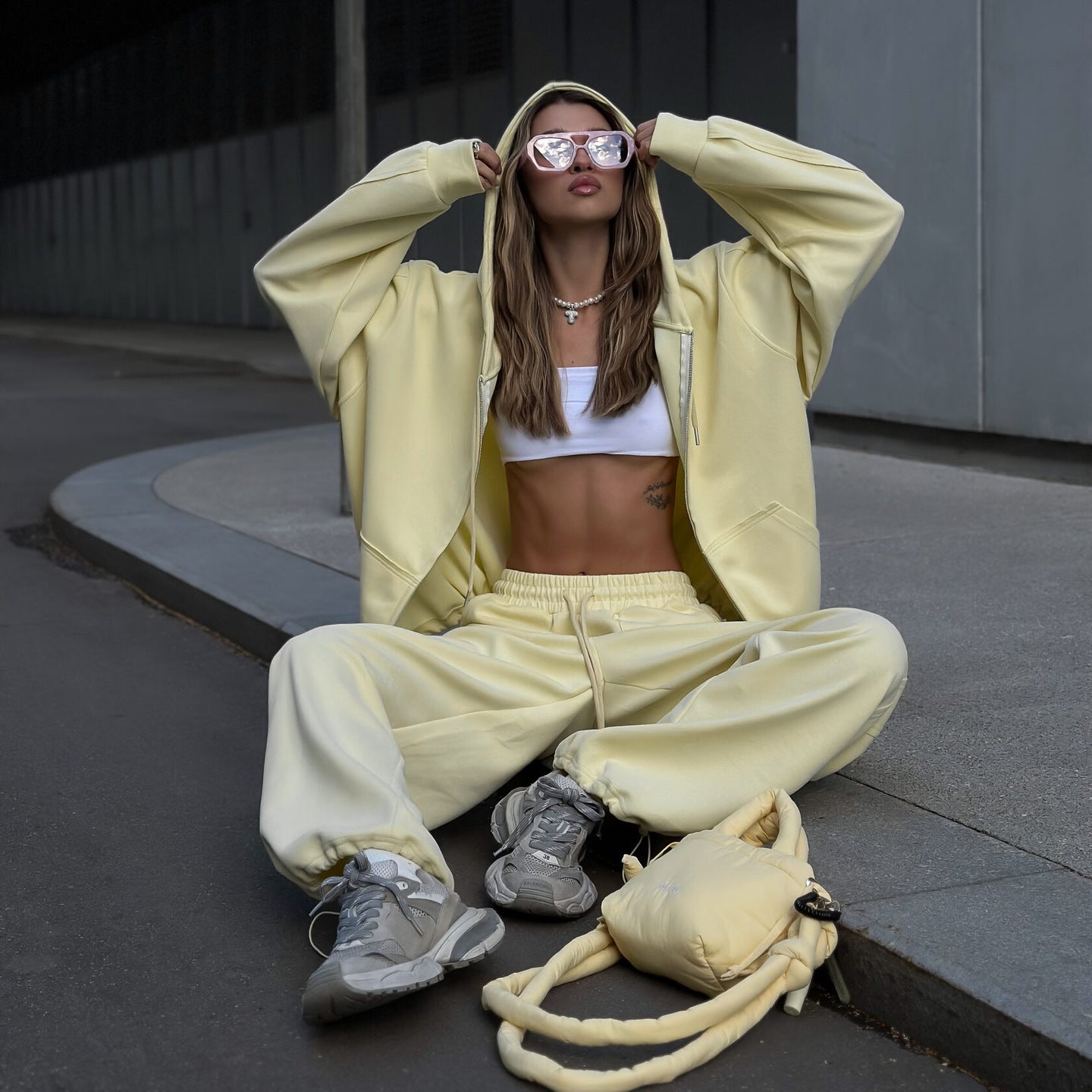 Oversized patterned hoodie set for women and wide jogging pants Chic und Stil