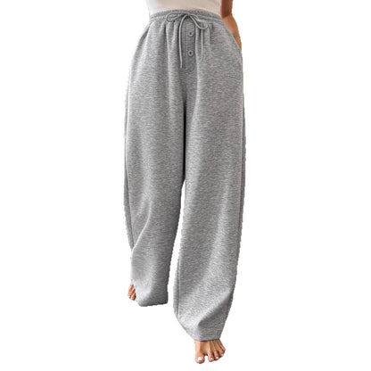 Ladies' lounge pants, comfortable and loosely cut, with an elastic waistband and practical pockets Chic and Style