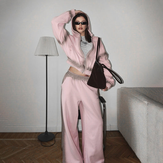 Trendy women's lounge set with oversized hooded sweatshirt and wide pants Chic and Style