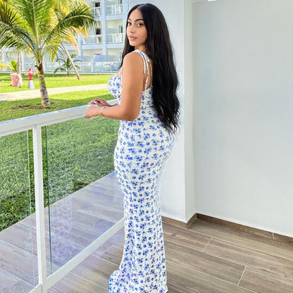 Robe maxi pour femmes avec des motifs floraux et des bretelles délicates Chic und Stil