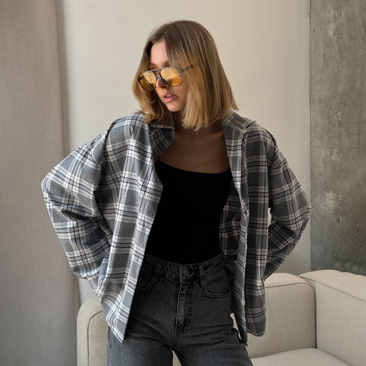 Blouse à carreaux décontractée pour femmes avec coupe oversized et détails modernes Chic und Stil