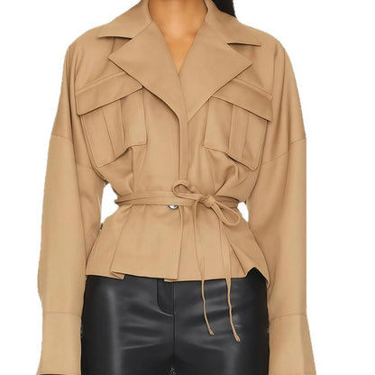 Dames élégante veste avec silhouette cintrée et poches pratiques Chic und Stil