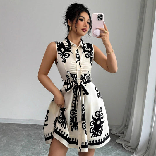 Robe d'été pour femmes avec coupe cintrée Chic und Stil