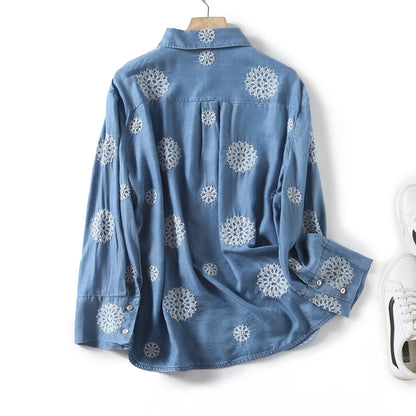 Chemisier pour femmes avec design floral brodé Chic und Stil
