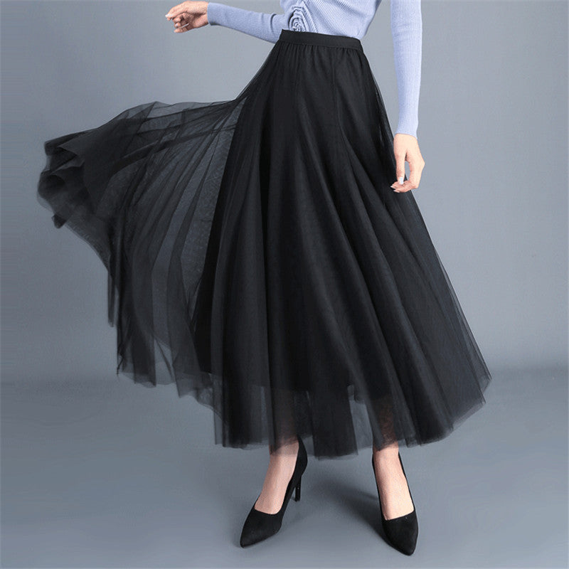 Elegant tulle skirt for women with voluminous cut and elastic waist Chic und Stil