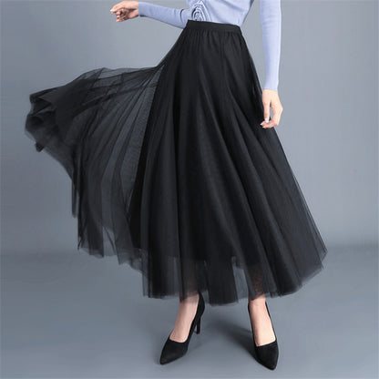 Elegant tulle skirt for women with voluminous cut and elastic waist Chic und Stil