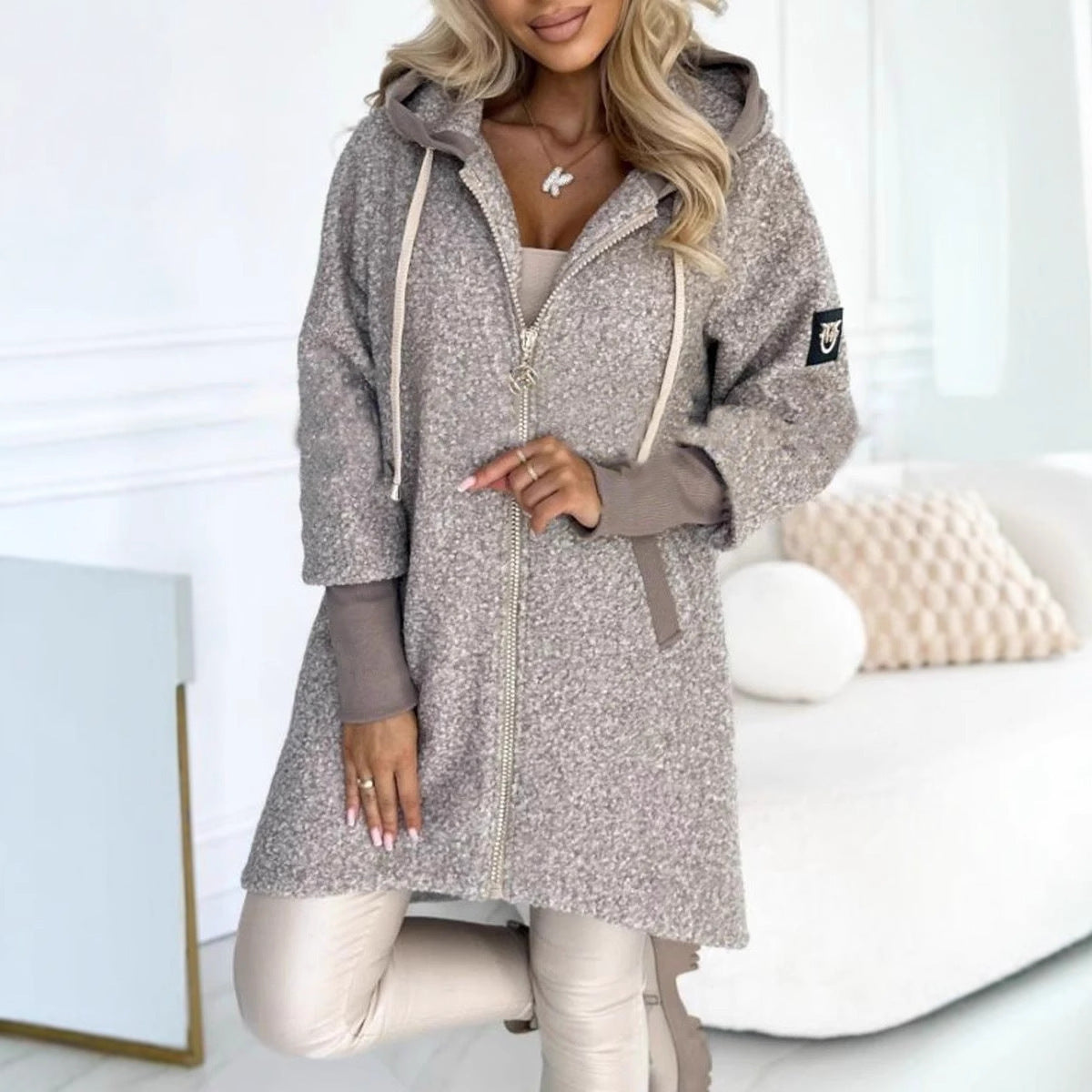 Dames Fleece-long jacket avec fermeture éclair de haute qualité et capuche Chic und Stil