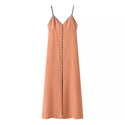 Robe maxi femme avec de fins détails de boutons et un délicat décolleté en V Chic und Stil