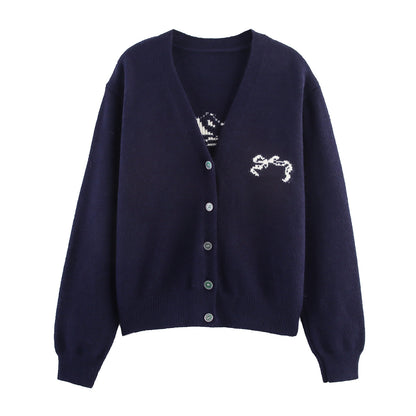 Dames pull-over en tricot douillet avec un élégant décolleté en V et une coupe décorative Chic und Stil
