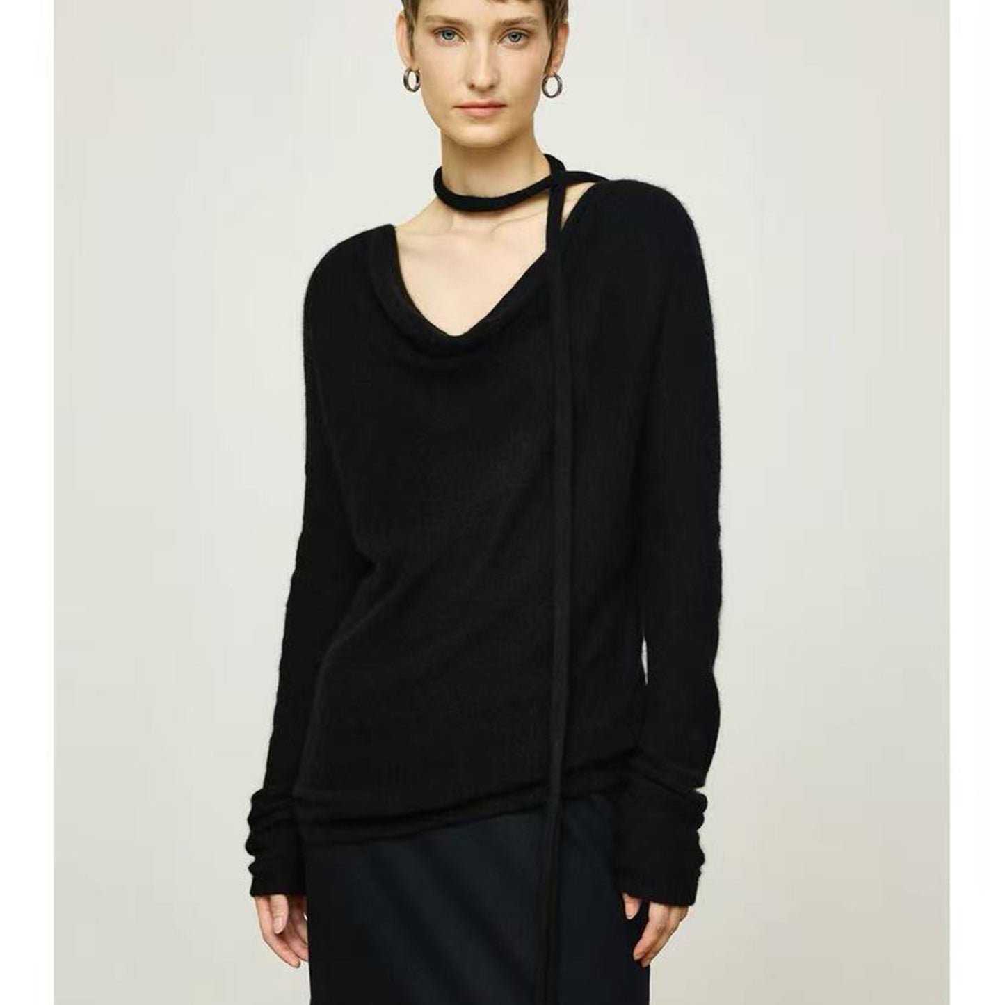 Dames Haut en tricot élégant avec décolleté ouvert et lien Chic und Stil