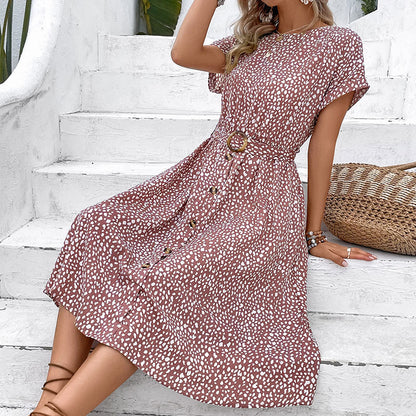 Robe midi à boutons cintrée pour femmes avec des pois élégants Chic und Stil