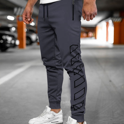 Functional sports pants for men with zippered pockets on the sides and a modern design Chic und Stil