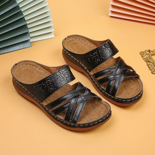 Sandales à brides confortables pour dames avec coupe florale et semelle ergonomique Chic und Stil
