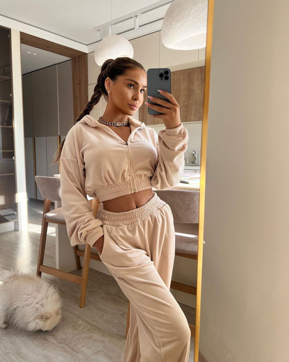 Ladies' cut polar sports set with elastic waist and comfortable pants Chic und Stil