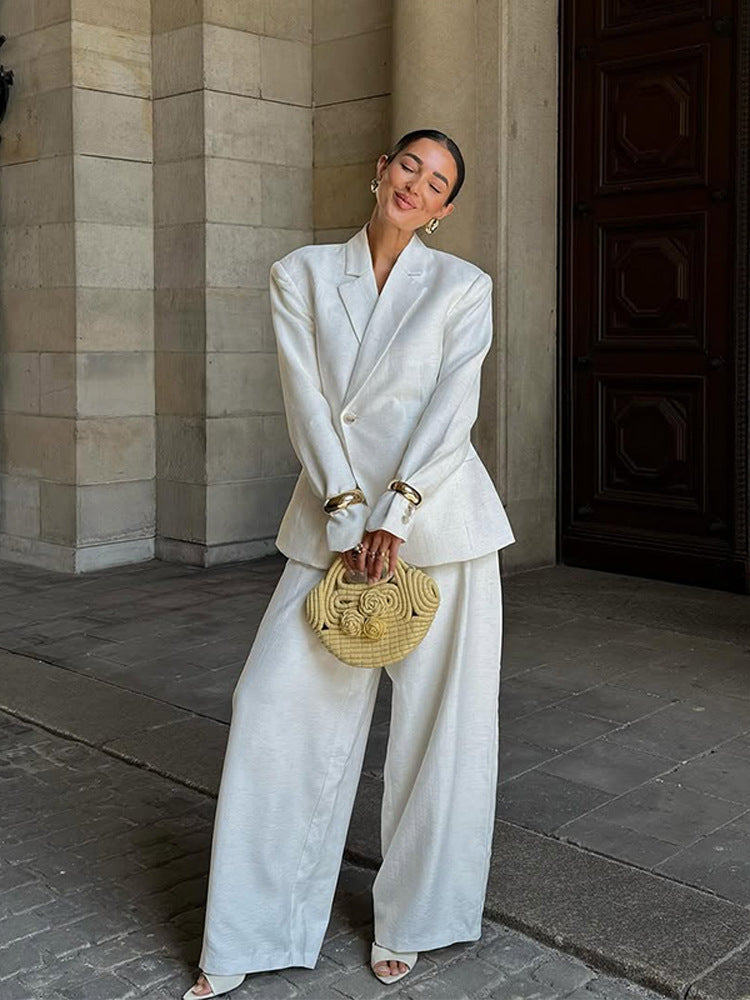 Chic and Style luxurious two-piece blazer and pants set for women