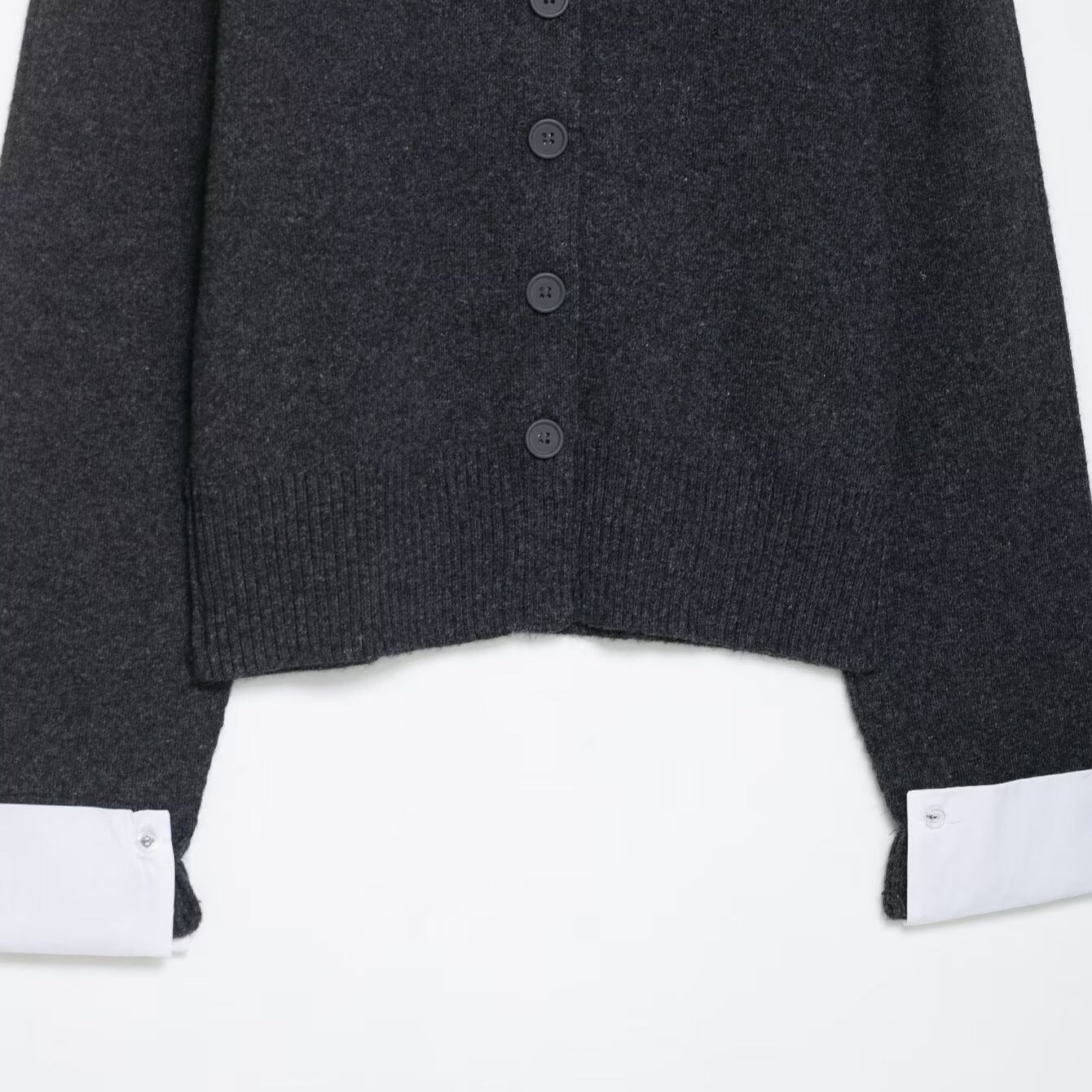Dames cardigan en tricot confortable avec des manches contrastées élégantes Chic und Stil