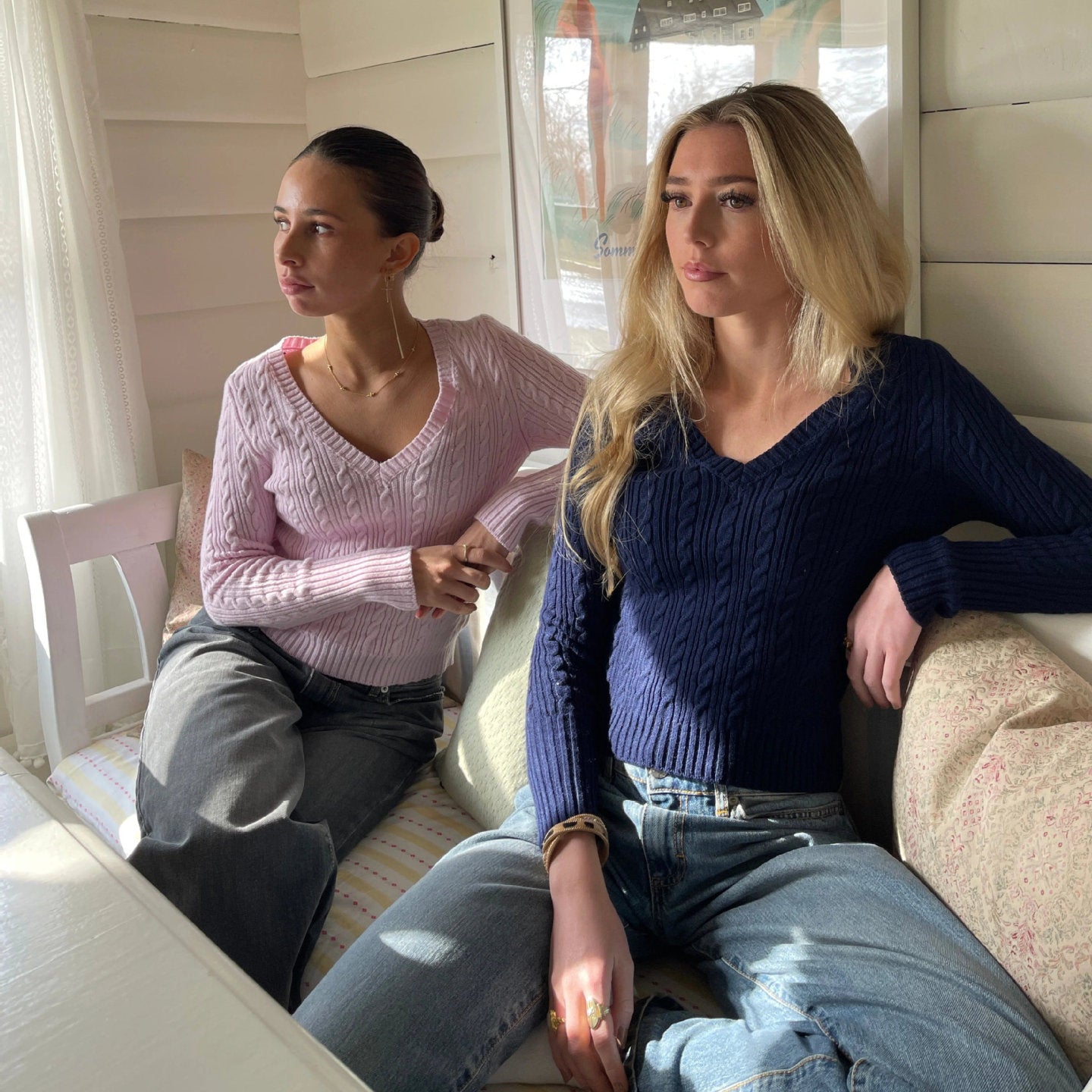 Pull en tricot pour femme avec décolleté en V et manches longues Chic und Stil