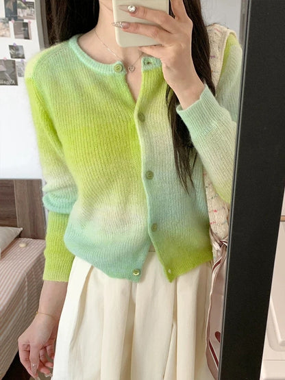 Cardigan pour femmes avec une fine texture ombrée et des boutons pratiques Chic und Stil