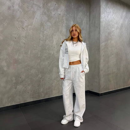 Casual set for women with cropped hoodie jacket and comfortable jogger pants Chic and Style