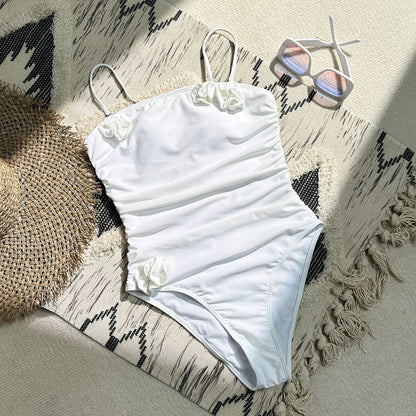 Maillot de bain une pièce pour femmes avec un ruché raffiné et des détails délicats Chic und Stil