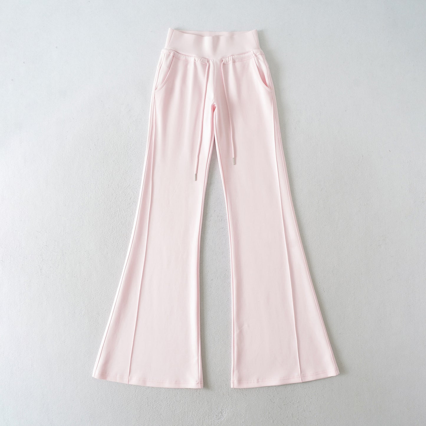 Women’s flared lounge pants with a high waist and practical side pockets Chic and Style