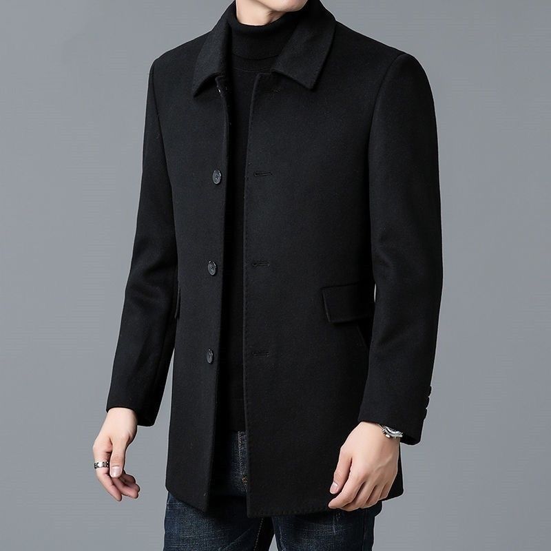 Elegant wool coat for men with classic lapels and pockets Chic und Stil