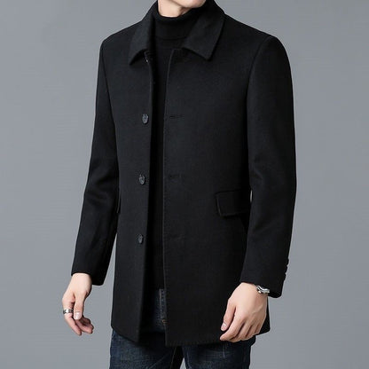 Elegant wool coat for men with classic lapels and pockets Chic und Stil