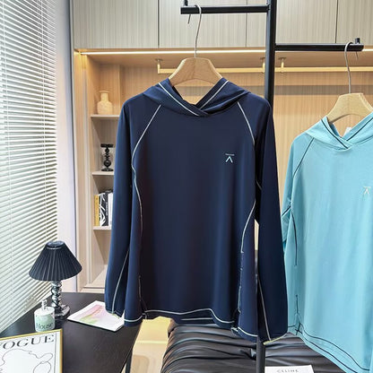 Haut de sport fonctionnel pour femmes avec capuche et propriétés respirantes Chic & Stil